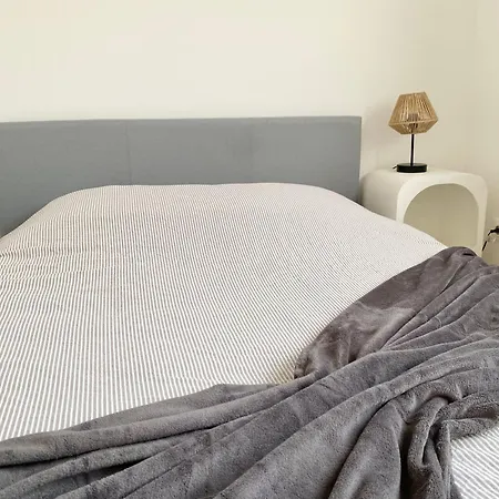 Beautiful T2 Tastefully Renovated Terrace - Madeleine Apartment *